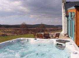 4 Bed in Grantown on Spey CA027, hotel with jacuzzis in Grantown on Spey