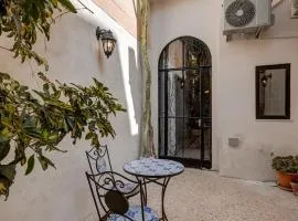 DESIGNER'S 2BR APARTMENT - SLIEMA FERRIES