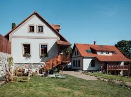 U nás ve lhotě - apartmány / celá chalupa