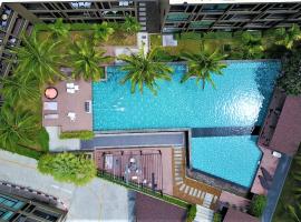Pixel Condo - Panwa Beach, hotel with pools in Ban Ao Makham