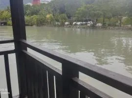 Villa Dalam Laut 533