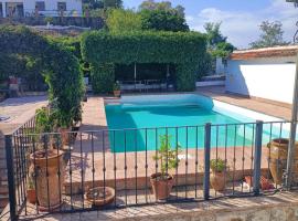 Chalet Rafael Constantina, ξενοδοχείο σε Constantina