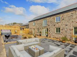 4 Bed in Falmouth 85825, hotel in Gwennap