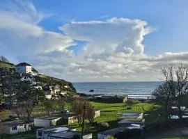 Pet Friendly Sea view Villa Millendreath Looe