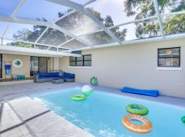 Spacious Winter Haven Home with Pool Near Legoland!, hotel in Winter Haven