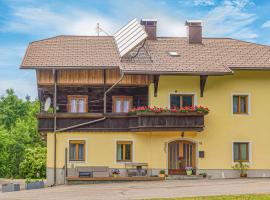 Stunning Apartment In Fresach With 3 Bedrooms And Wifi, hotel u gradu Fresach