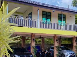 Safiyyah Homestay / Roomstay, hytte i Kuala Berang