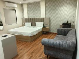 Hotel Sharma Regency, hotel dicht bij: Treinstation Lucknow Junction, Lucknow