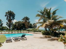 Oceanfront 3 Bedrooms With Pool: Santo Domingo şehrinde bir otoparklı otel