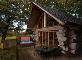 Alder Lodge with Hot-tub