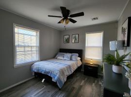 Modern Comforts/7minTo Downtown, cottage in Oklahoma City