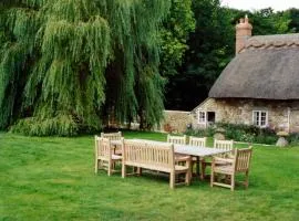 Afton Thatch: Beautiful Thatched Family Cottage