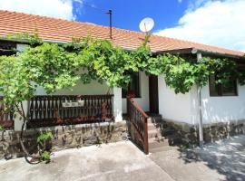 Lugas Vendégház, guest house in Felsőtold