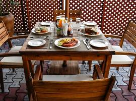 Chake Chake Hotel-Pemba Tanzania, hotel v destinaci Hatharamote