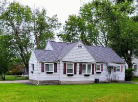 Big new house with huge parking, pet-friendly hotel in West Seneca