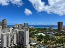 New Modern Luxury Studio Waikiki