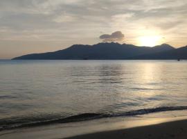 Baloy beach house, cottage sa Olongapo