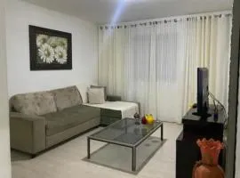 Apartamento aconchegante com 03 quartos ideal para familia ou turma