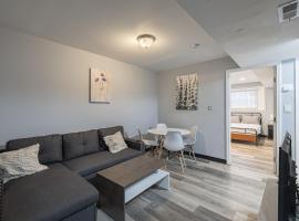 Modern Updated Two Bedroom Condo, hotel in Washington