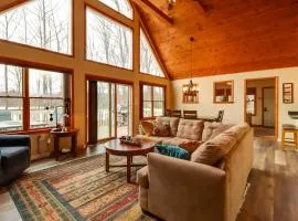Lakefront Poconos Family Home with Pool Access