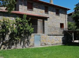 Casa la Nau, cottage in Huesca