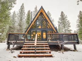 Stunning A-Frame Cabin, Steps to Clark Fork River, hotel a Donlan