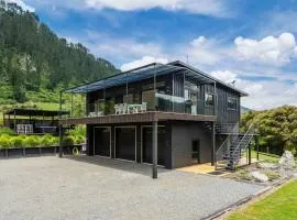 Lakeview Oasis - Lake Whakamaru Retreat