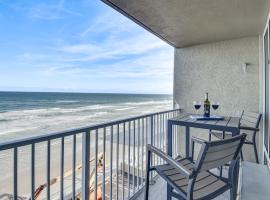 Daytona Beach Retreat Beach Access!, hotel with jacuzzis in Daytona Beach