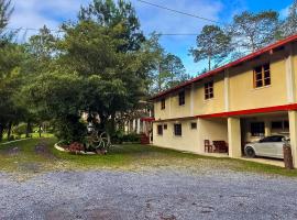 Hotel Xucaneb, hotel din Cobán