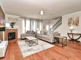 Family Friendly 4Bdroom With Backyard