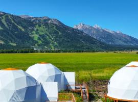 Tammah Jackson Hole, luxury tent in Wilson