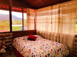 Hospedaje Valentina, hotel v destinaci Mera