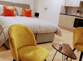 Market Haven Kingsize Studios Town Centre with Netflix, Business & Leisure travellers, multiple units available, hotel in Northampton
