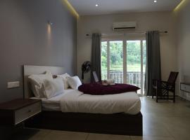 Stayberries Hornbill Villa Athirappilly, hotell i Athirappilly