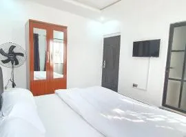 Savanna-Rose 1-Bedroom Apartment
