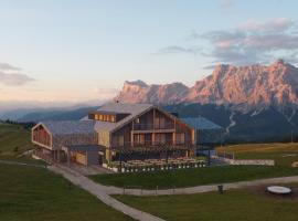 Rifugio Alpino Pralongià, hotell i Corvara in Badia