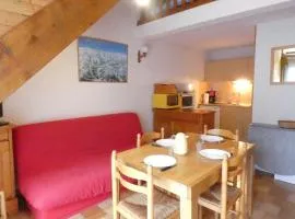 Duplex 6 personnes avec balcon, Saint-Lary-Soulan, près des pistes, parking et casier à ski - FR-1-457-223