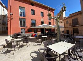 El Albergue Cirat, hotel v destinaci Cirat