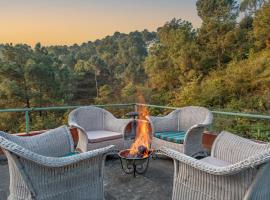 Night Sky Stay kasauli Entire 3BHK 4BHK 6BHK peaceful with massive Garden Walking Path, hotel v destinaci Solan