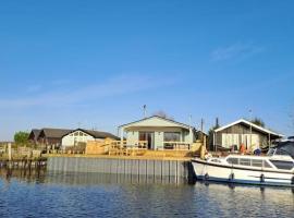 Ferry Lodge Norfolk Broads, hotel in Brundall