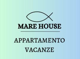 Mare House, hotelli kohteessa Finale Ligure