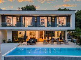 Viesnīca Luxury TABOO Villa & Spa in Medulin for 8 people with heated pool- wellness & sea view Medulinā