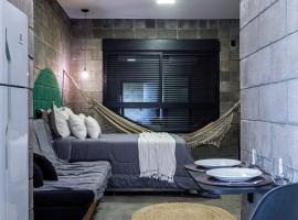 Kazuo520 - Studios Industriais Confort, cheap hotel in Londrina