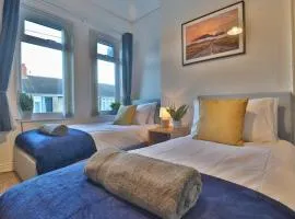Devon St - Cozy home, Free easy parking!