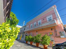 Juliette Hostel Digital Nomad Women Only: San Juan şehrinde bir otel