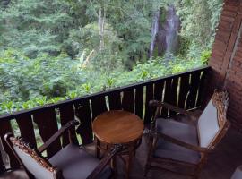 Munduk Tutub waterfall view, hotel kapsula u gradu 'Munduk'