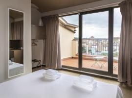 Plus Florence Hotel & Hostel، فندق في فلورنسا