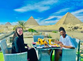 Blue Scarab Pyramids View, hotel a Il Cairo