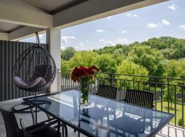 Таун Тераса 3 поверхи by Willox, hotel v destinaci Černovice