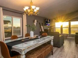 Magnificent & tranquil home, Mountain Views , 8 mins to casinos & river, Fire pit, BBQ